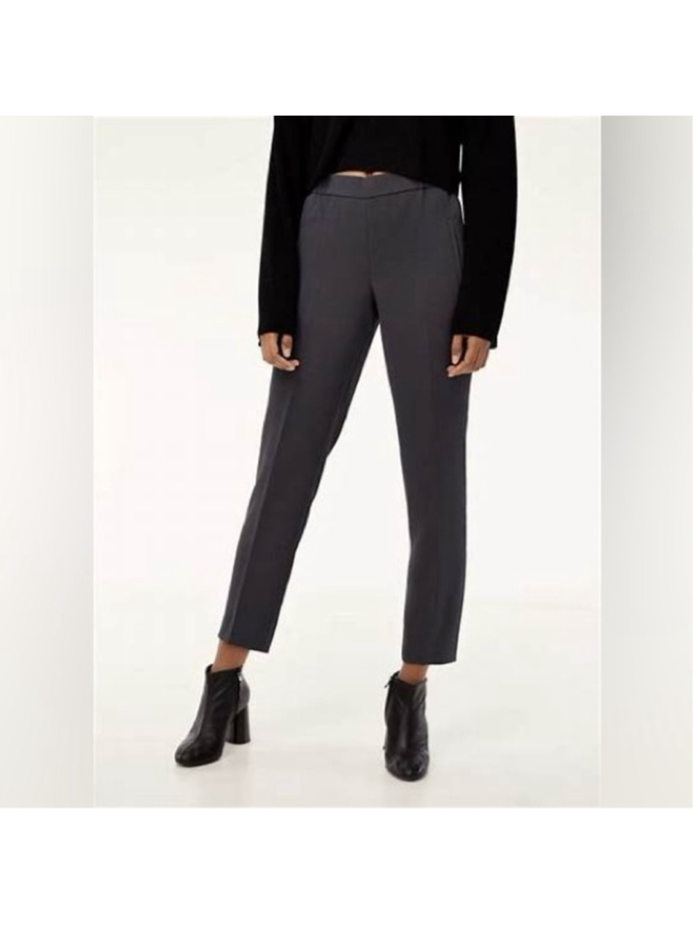 Aritzia Wilfred trousers Gray Pull-On Darontal Crepe Cropped Ankle Pants Size 0